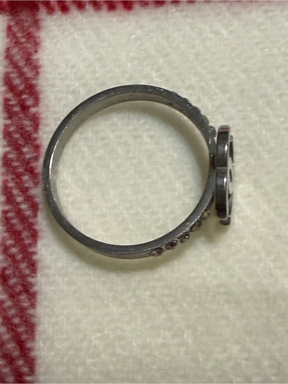 8.5 Interlocking Circle Silver Ring with Pavé Stones - - Picture 5 of 5